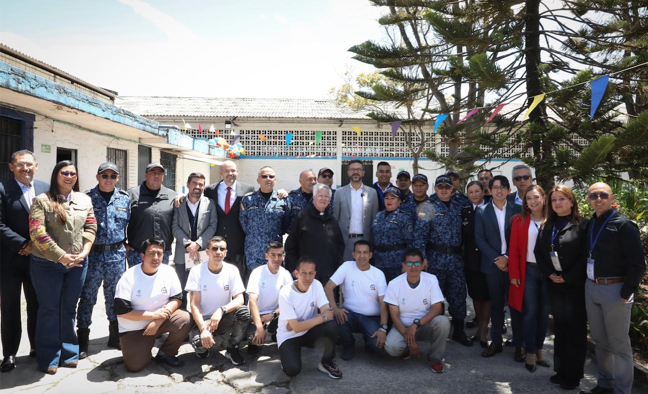 INPEC lanza nuevo sector productivo en confecciones: ‘Un nuevo comienzo’ impulsa el trabajo digno y la resocialización en La Modelo