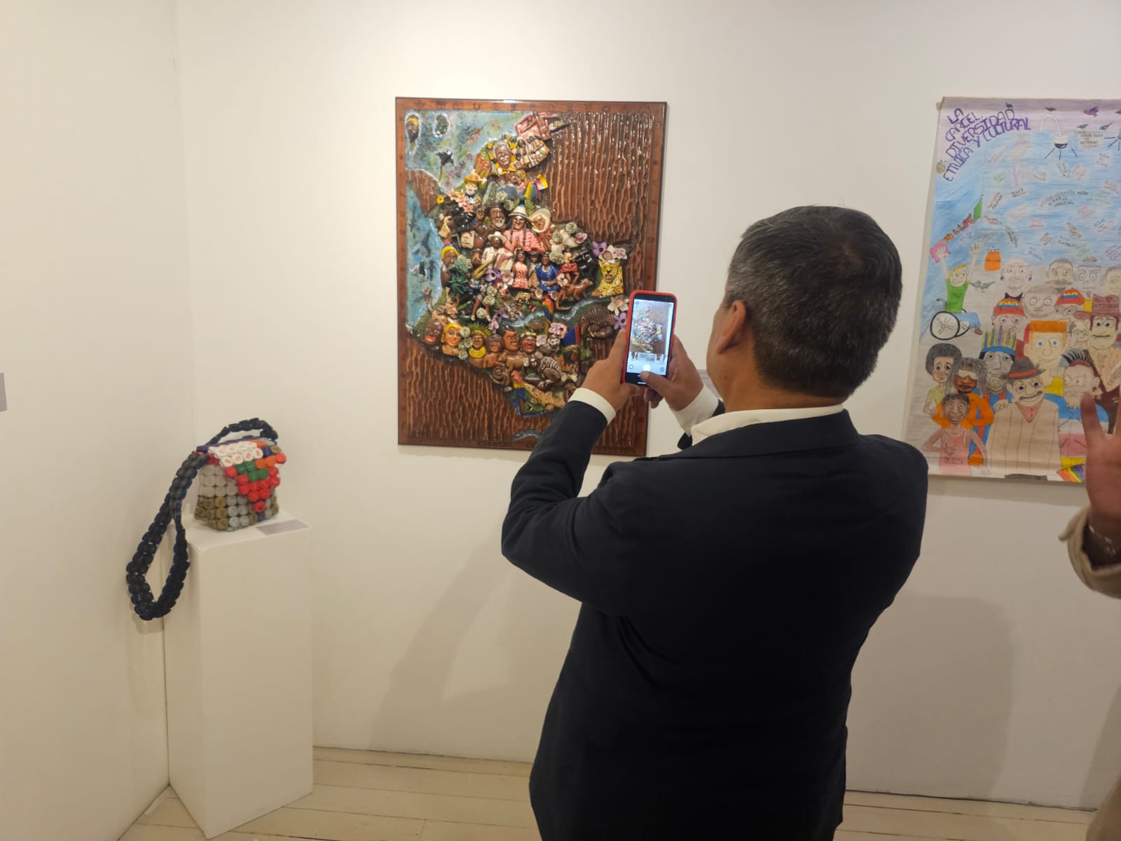 “Arte sin Barreras”: PPL del INPEC exponen su talento en el VIII Salón BAT de Arte Popular