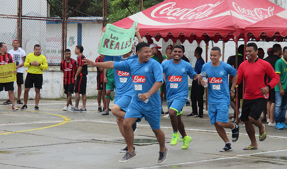 Imagen Jugando Futbol