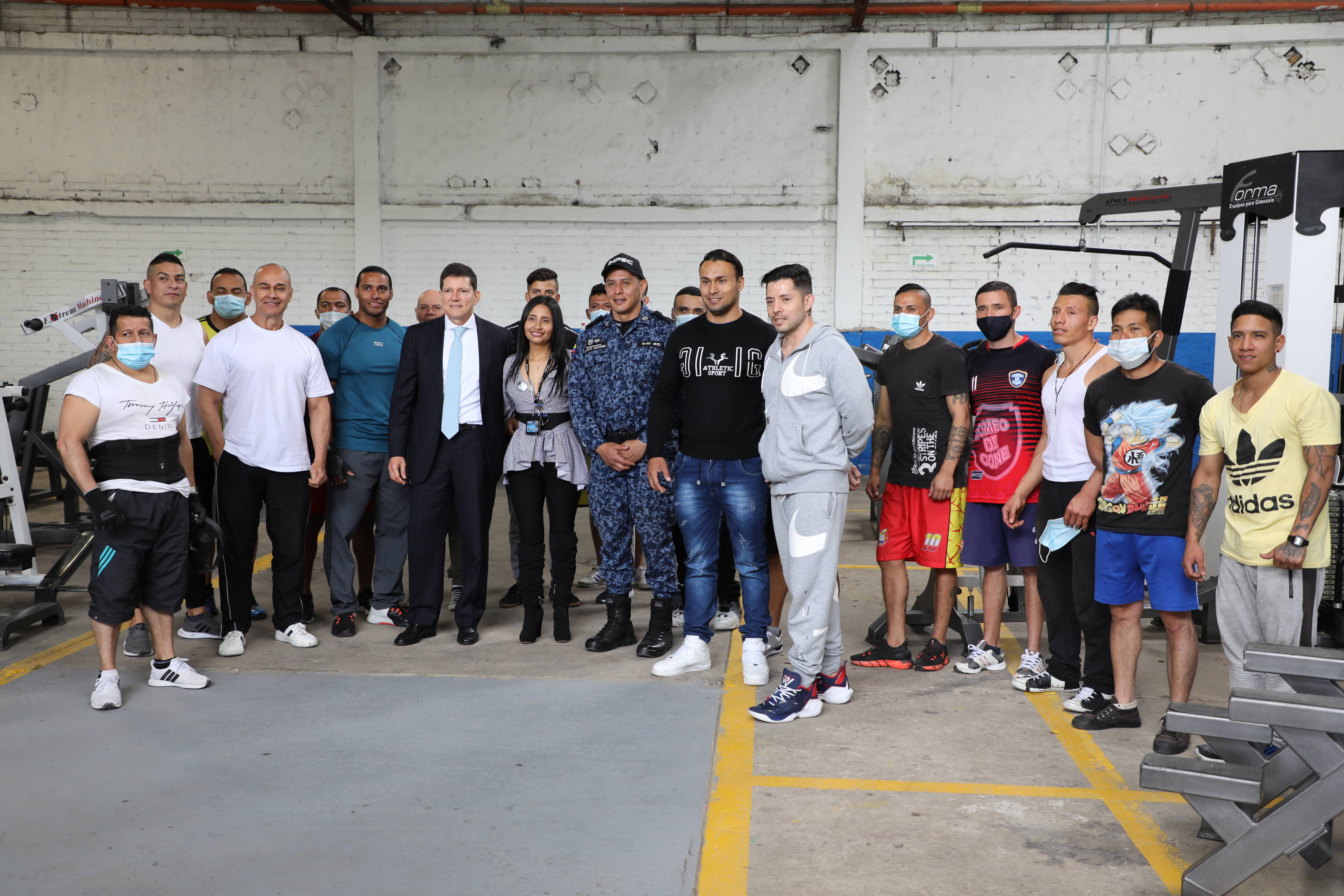 Imagen de personal del inpec y personas privadas de la libertad 