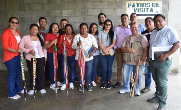 Imagen de la reunión de los directivos de la cárcel de Popayán con autoridades indígenas 