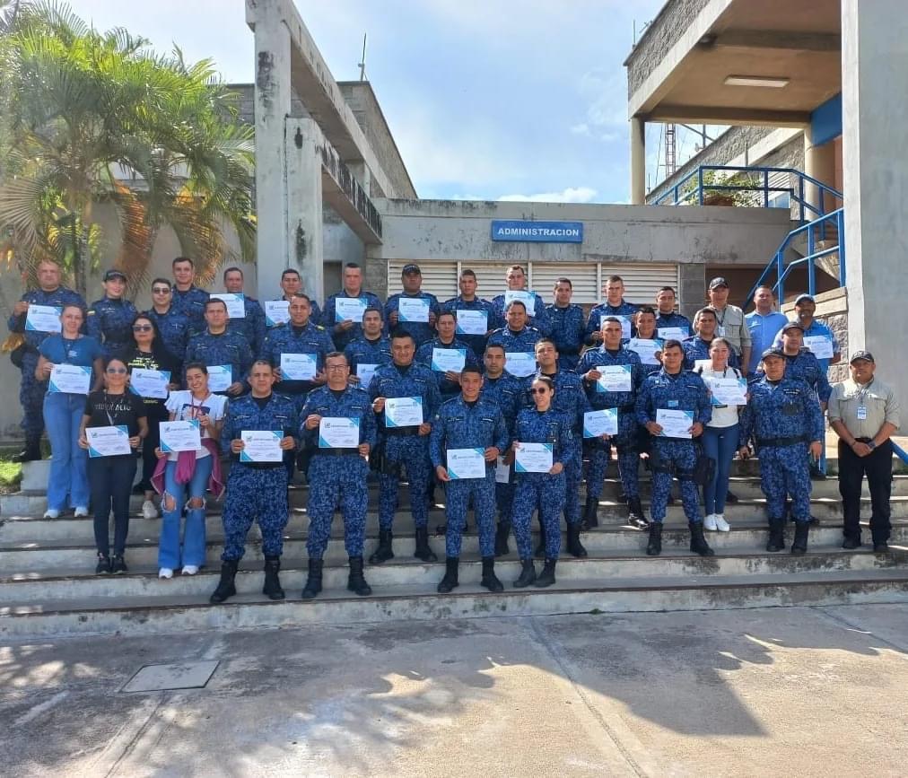 Seminario Seguridad y Autoprotección cárcel y Penitenciaría con alta y media seguridad Girón. 